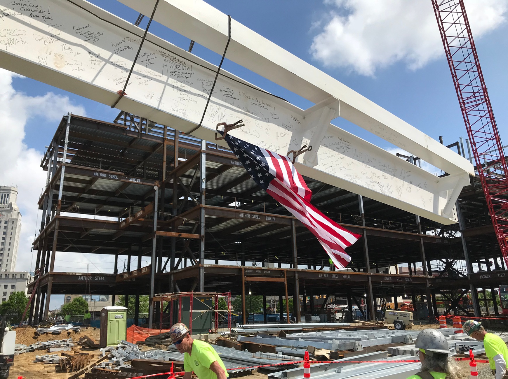 The final steel beam of the Joint Health Science Center.