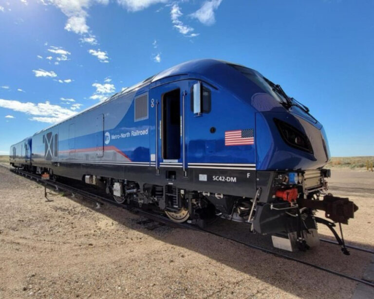 Metro-North Railroad Dual-Mode Locomotive