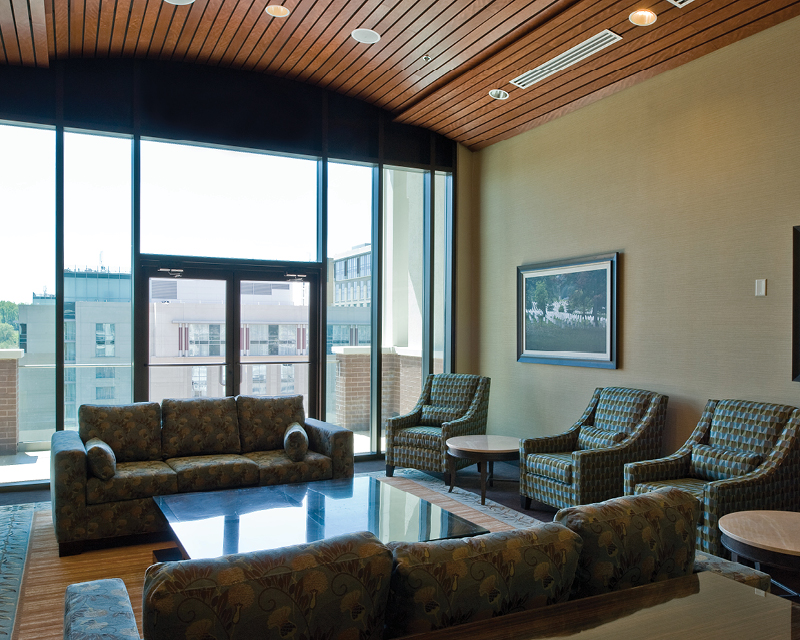National Harbor Hampton Inn and Suites lounge