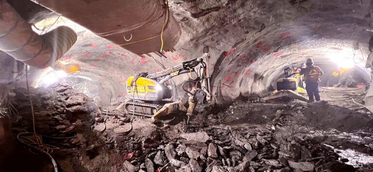 Top heading excavation under the curved elbow (looking north) in Grand Central Terminal.