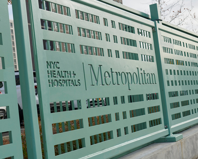 Detail of the wall at Metropolitan Hospital