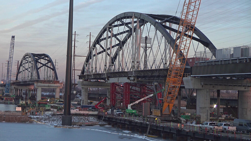 A major milestone for the Portal North Bridge project – the second tied arch is launched in January 2025.