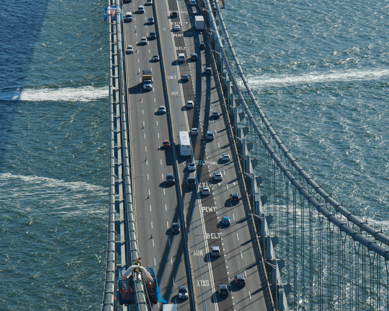 Aerial view of the HOV lane on the Verrazzano-Narrows Bridge.