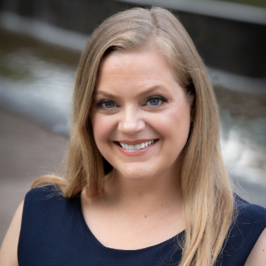 Kristin McElroy headshot