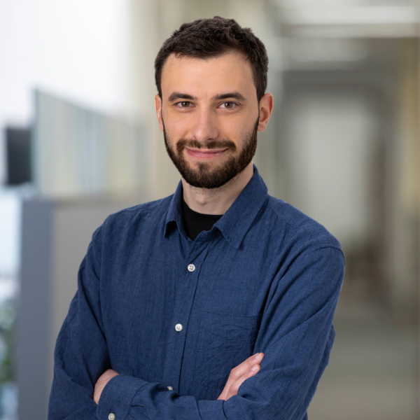 Headshot of Tom Sarraude
