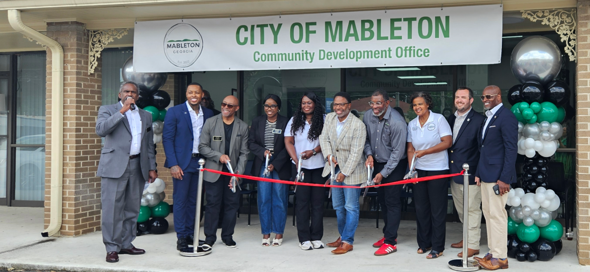 STV employee Chad Kastner (second from right) at City of Mableton, Georgia ribbon cutting event for Community Development Office.