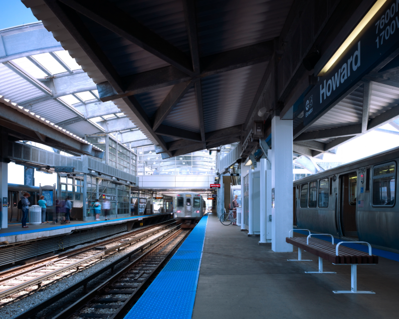 CTA arriving at Howard Station platform in Chicago.