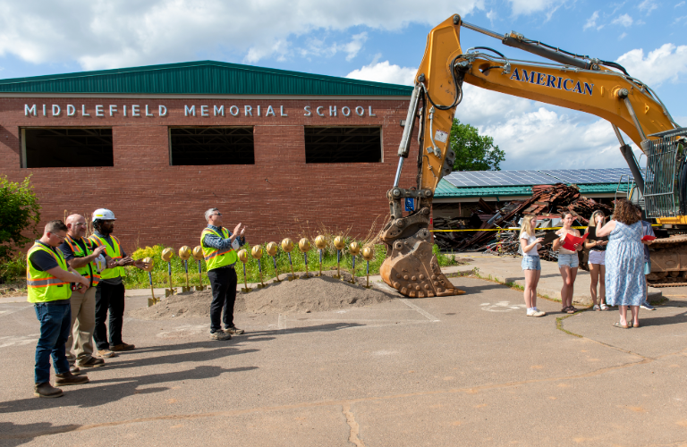 Three Oaks Memorial School