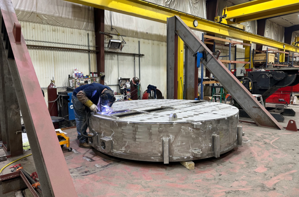 Construction crew fabricates a portal cover for East Side Coastal Resiliency project in New York.