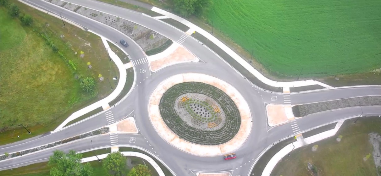 Traffic circle for Darrell Road roundabout interchange in Lake County, Illinois.